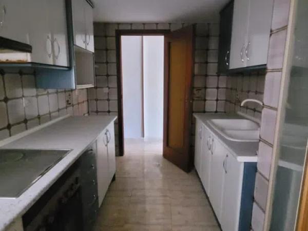 Piso en avenida Callosa D'Ensarrià