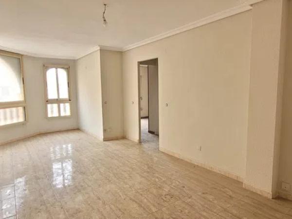 Piso en avenida Callosa D'Ensarrià