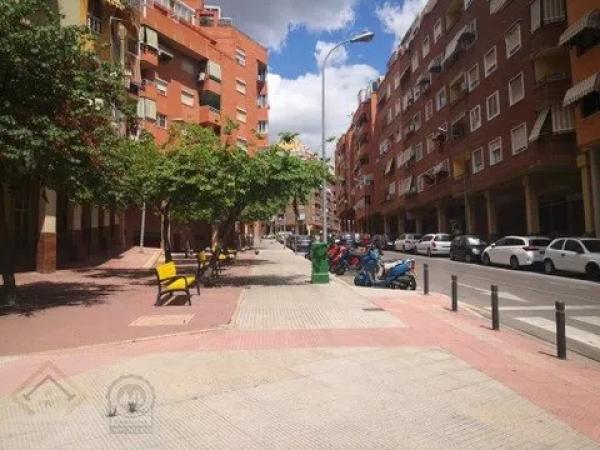 Piso en avenida Callosa D'Ensarrià