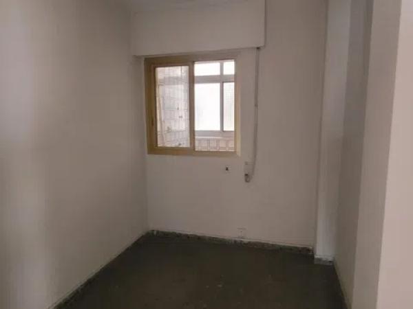 Piso en avenida Callosa D'Ensarrià