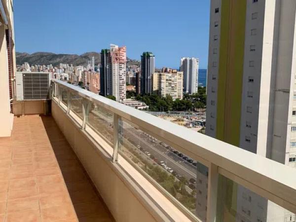 Piso en calle Presidente Adolfo Suárez, 2