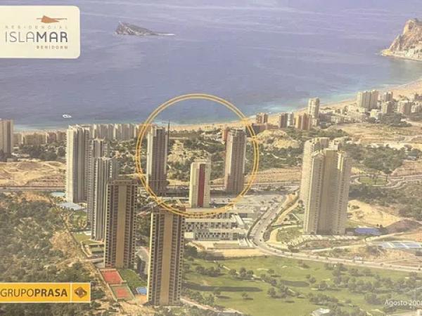 Piso en calle Presidente Adolfo Suárez, 2