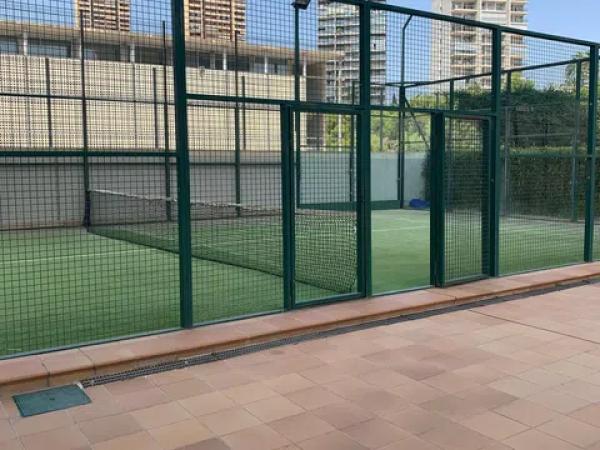 Piso en calle Presidente Adolfo Suárez, 2