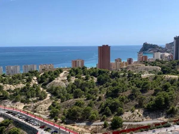 Piso en calle Presidente Adolfo Suárez, 2