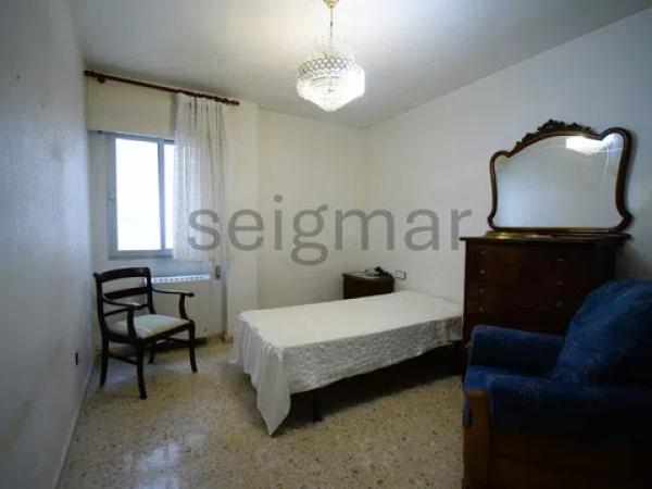 Piso en avenida Mare de Déu del Sofrat