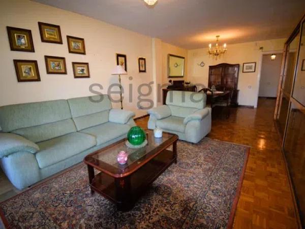 Piso en avenida Mare de Déu del Sofrat