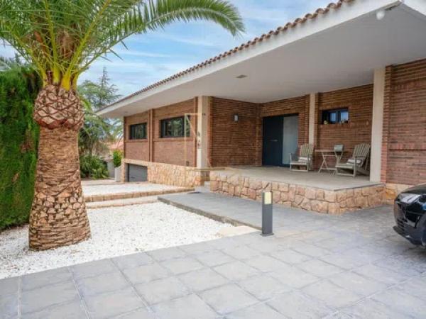 Casa independiente en Urbanizacion Coblanca