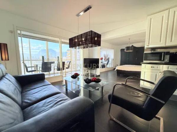 Piso en calle Alcalde Manuel Catalán Chana, 18 -28