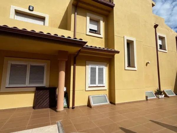 Casa independiente en calle Entrepinos