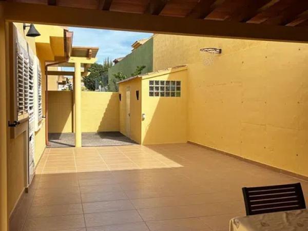 Casa independiente en calle Entrepinos