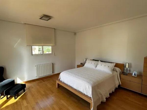 Casa independiente en calle Entrepinos