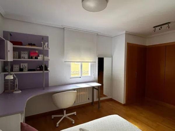 Casa independiente en calle Entrepinos