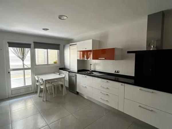 Casa independiente en calle Entrepinos