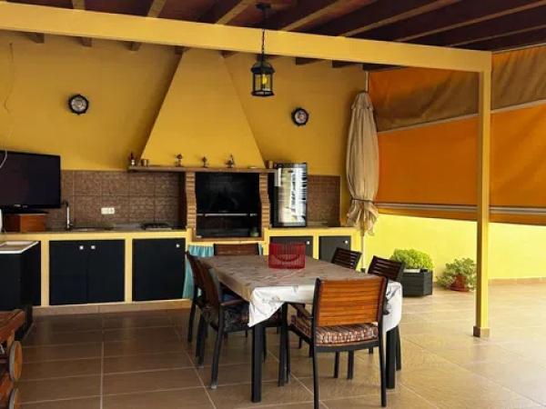 Casa independiente en calle Entrepinos