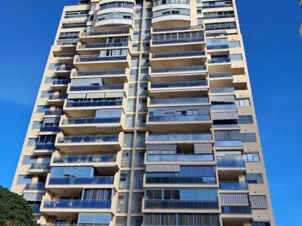 Piso en avenida del Municipi