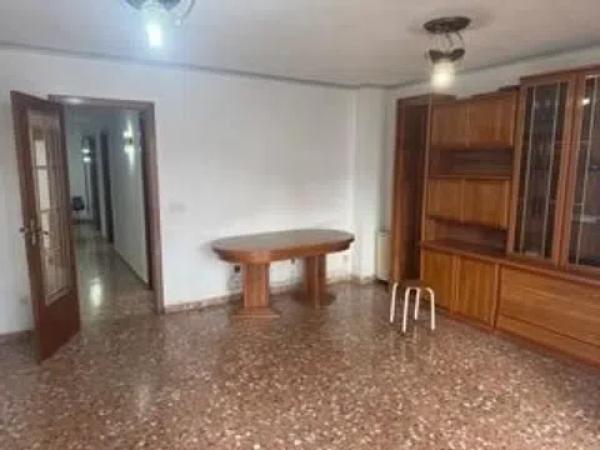 Piso en calle Derramador