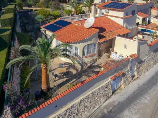 Casa independiente en Urbanització el Tosal