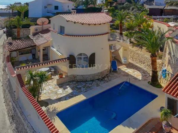 Casa independiente en Urbanització el Tosal