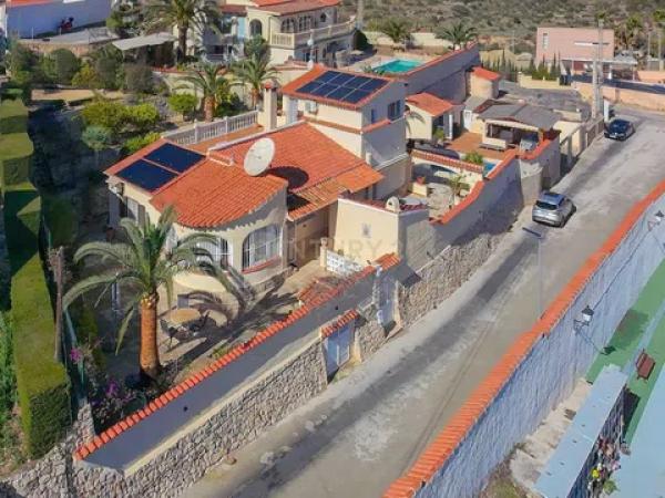 Casa independiente en Urbanització el Tosal