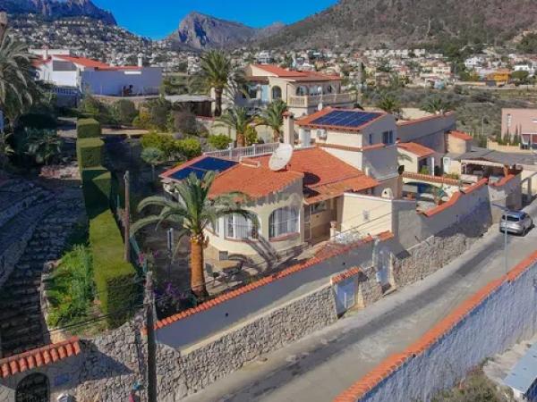 Casa independiente en Urbanització el Tosal