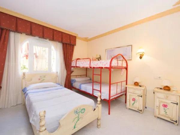 Casa independiente en Urbanización La Vallesa