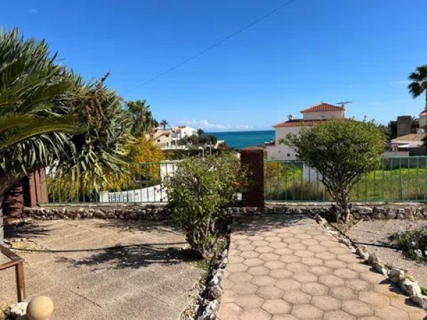 Casa independiente en Urbanización Canuta, 3 c