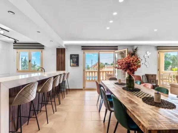 Casa independiente en avenida Urbanización Canuta de Ifach