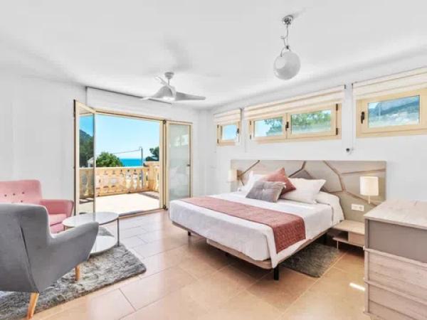 Casa independiente en avenida Urbanización Canuta de Ifach