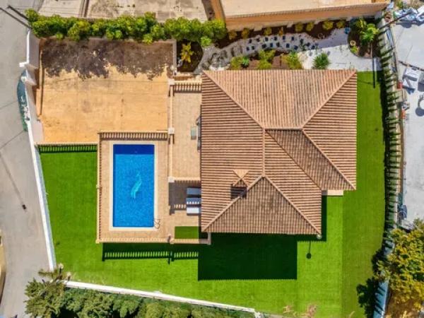 Casa independiente en avenida Urbanización Canuta de Ifach