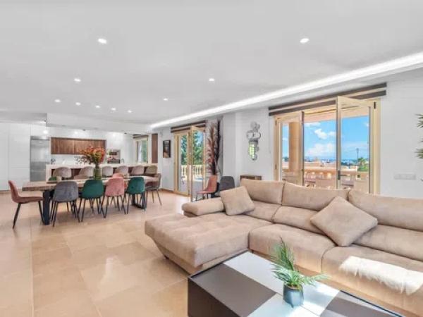 Casa independiente en avenida Urbanización Canuta de Ifach