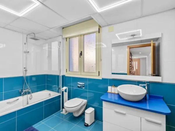 Casa independiente en avenida Urbanización Canuta de Ifach