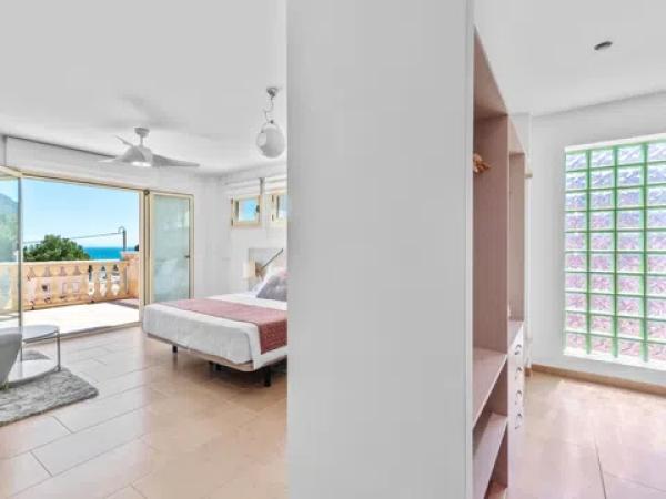 Casa independiente en avenida Urbanización Canuta de Ifach