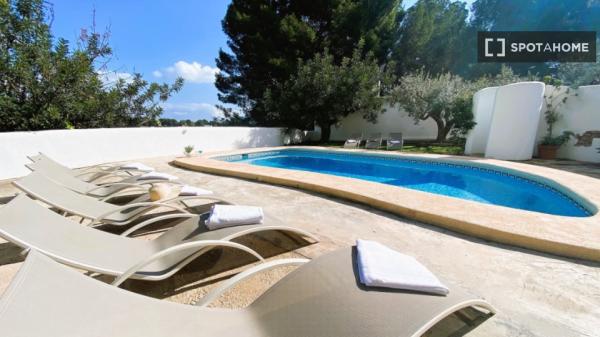 Piso entero de 7 habitaciones en Comunidad Valenciana