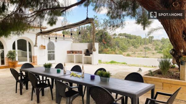 Piso entero de 7 habitaciones en Comunidad Valenciana