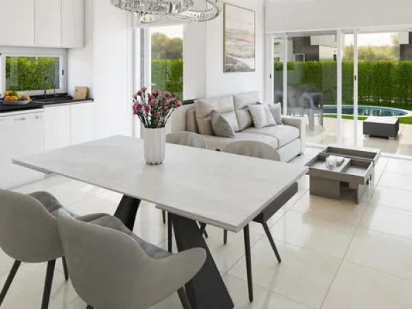 Chalet pareado en venta en calle Malta, 1