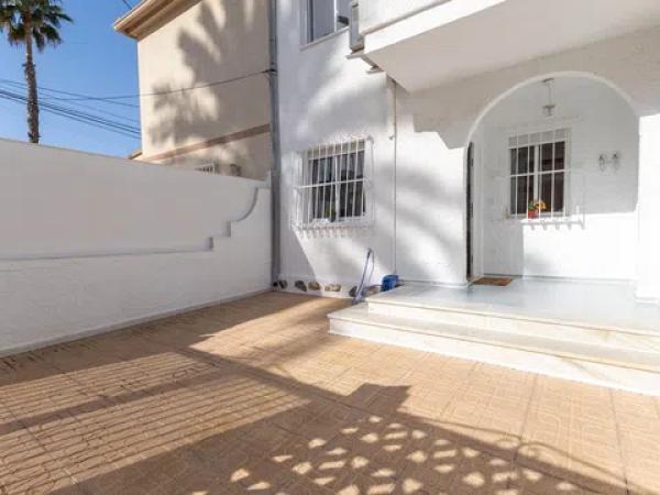 Chalet adosado en avenida Obispo Bascuñana