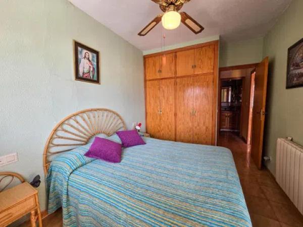 Casa independiente en calle Ávila