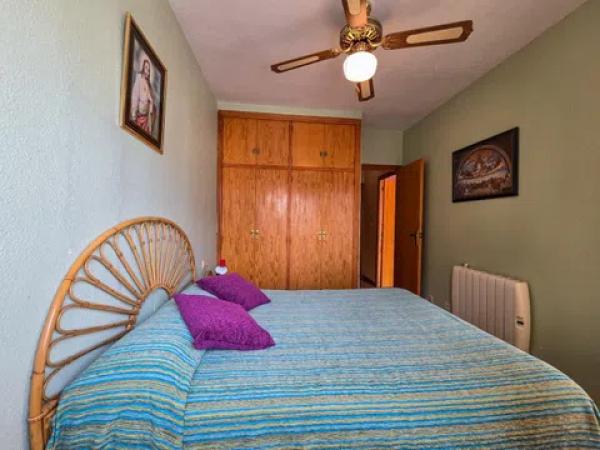 Casa independiente en calle Ávila