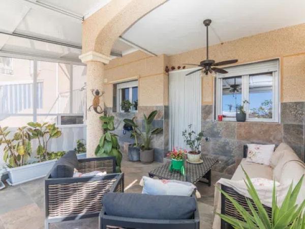 Chalet adosado en calle Juan Sebastián Elcano