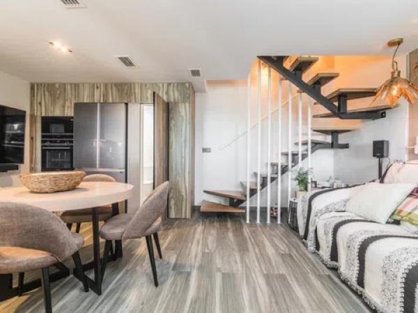 Chalet adosado en calle Juan Sebastián Elcano