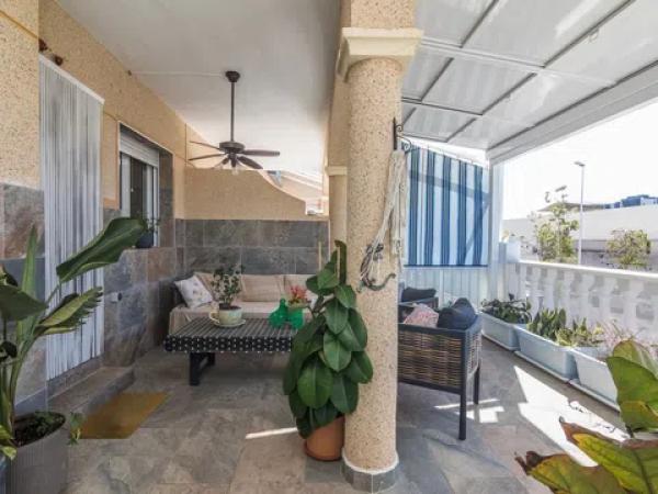 Chalet adosado en calle Juan Sebastián Elcano