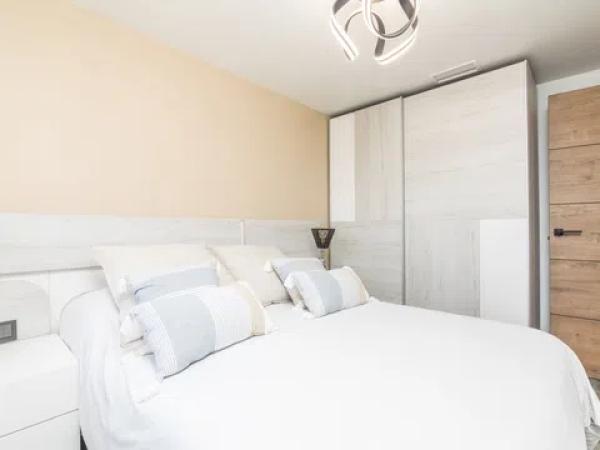 Chalet adosado en calle Juan Sebastián Elcano