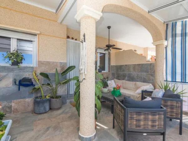 Chalet adosado en calle Juan Sebastián Elcano