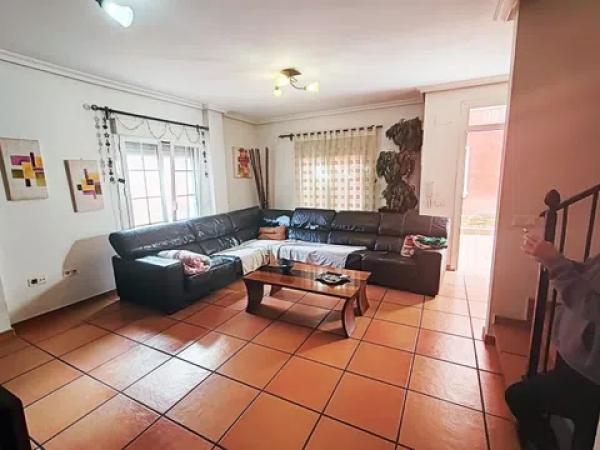 Chalet adosado en calle Tarragona, 2