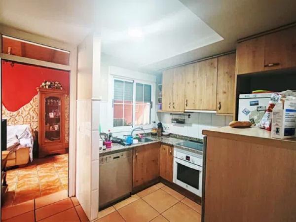 Chalet adosado en calle Tarragona, 2