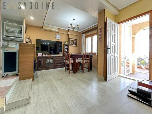 Chalet adosado en calle Juan Sebastián Elcano