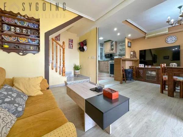 Chalet adosado en calle Juan Sebastián Elcano