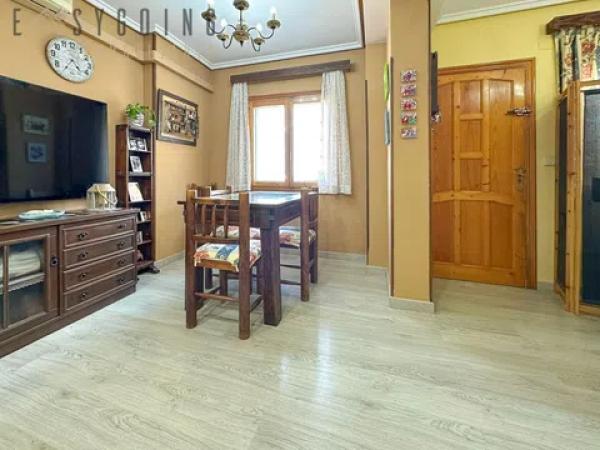 Chalet adosado en calle Juan Sebastián Elcano