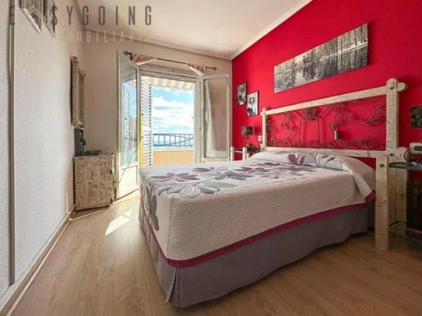 Chalet adosado en calle Juan Sebastián Elcano