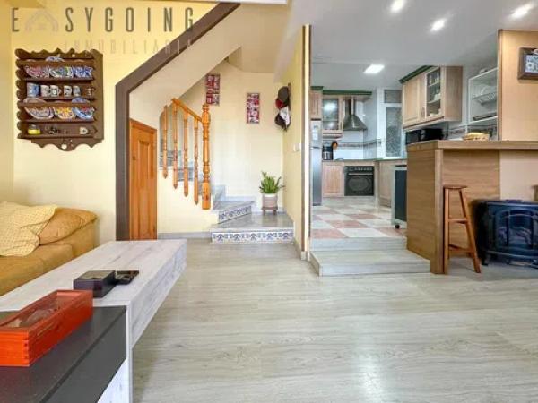 Chalet adosado en calle Juan Sebastián Elcano